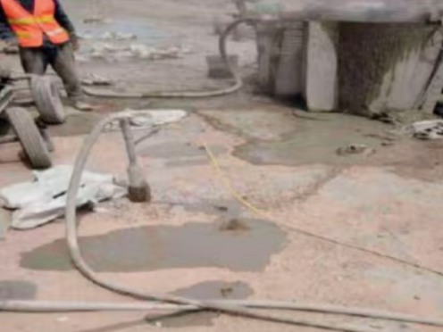 江达水泥混凝土路面板底注浆技术 路面脱空注浆整治方案